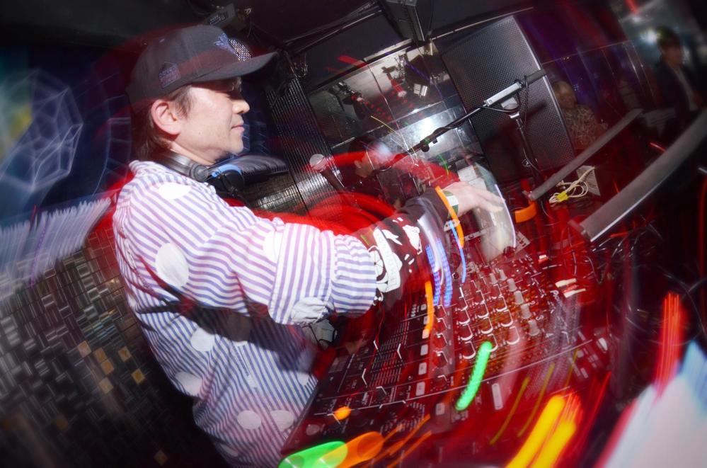 DJ(パーティーなどでの選曲、BGMプレイ)