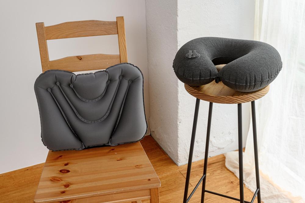 ネックピローやクッションの商品撮影＆モデルさん撮影をさせていただきました