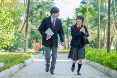 高校の授業料無償化についての記事を作成しました。ました