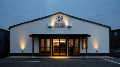 福岡の飲食店「因幡うどん 姪浜店」をデザインしました