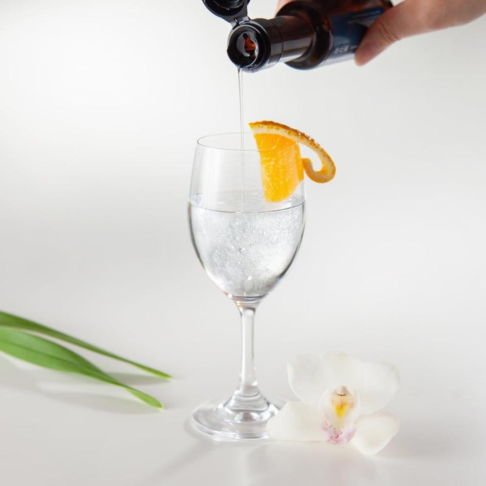 エシカルプロダクツ株式会社様よりご依頼いただき新商品「草花蜜」のラベルをデザインしました
