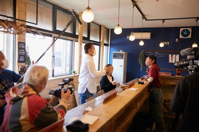 札幌の人気スパイスカレー店「倉庫カリー」のフランチャイズ展開に向けて、映像を制作しました。ました