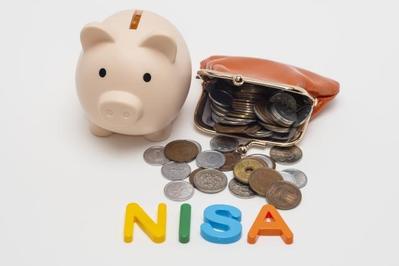 積立NISAについての記事を執筆しました
