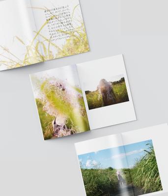 テキスタイルアーティストの作品を用いた写真ZINEをデザインしました