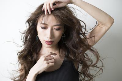 商品紹介・広告撮影ヘアメイク・撮影ディレクションを施術致しました
