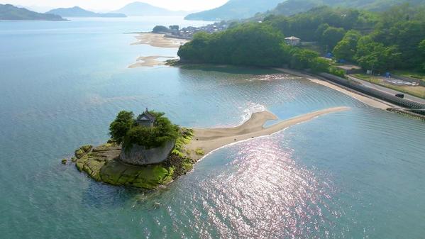 ドローンを使って上空からの映像や、写真の撮影ができます