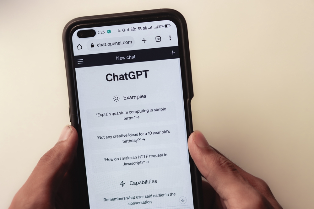 会話型チャットボット「AI ChatPlus」を開発します