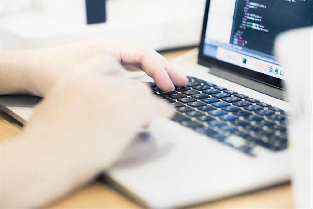 HTML、CSS、JSなどWebサイトのコーディングを一貫して行います