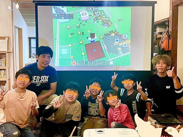 児童向け電子工作やプログラミング講座の企画運営・講師対応を担当させていただきます