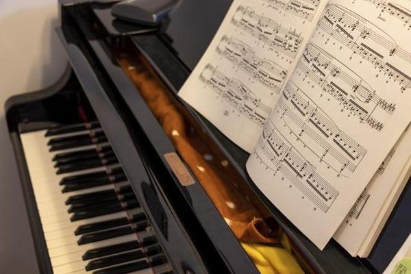 クラシック音楽やピアノコンクールに関するコラム記事を執筆します