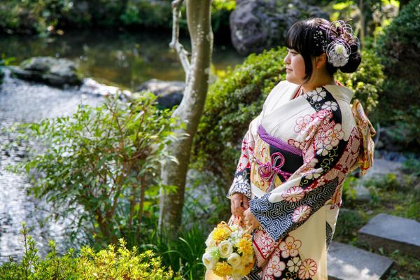 ご家族様の振袖・成人式前・後撮りを撮影させていただきます
