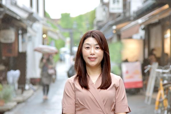 落ち着いた温かみのある声で企業VPやeラーニングなどのナレーションお届けします