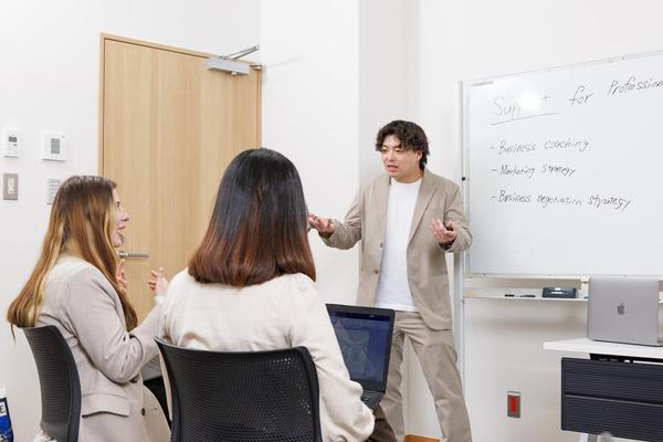 中小企業のための海外進出・外国人材活用を実務レベルで成功まで支援します