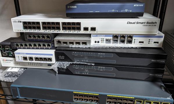 【経験豊富なITエンジニアが】御社のサーバーとネットワーク構築・移行を支援します