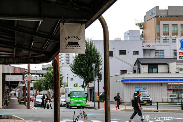 一眼レフカメラにて観光スポットのSNS用写真を撮影します