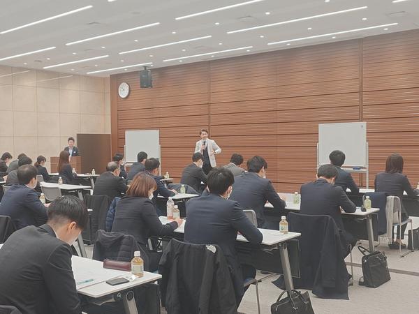 【政治家専門】聴衆の心を掴む！感動の演説作成を承ります