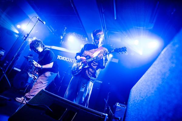 紙・ウェブ媒体の編集者・ライターです。撮影（物撮り・ライブ撮影）もできます