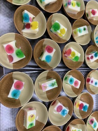 幼稚園、ディーサービスの毎日のおやつタイムを楽しく楽しくします
