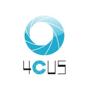 kids (kids)さんの個人フォトポートフォリオサイト「4CUS」のロゴ作成への提案