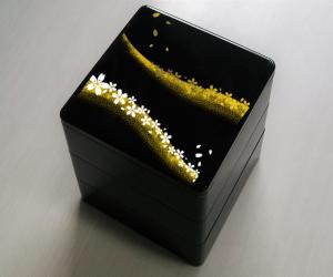 W_design. (wakapon1987)さんの新作おせち重箱のフタに入れるデザイン への提案