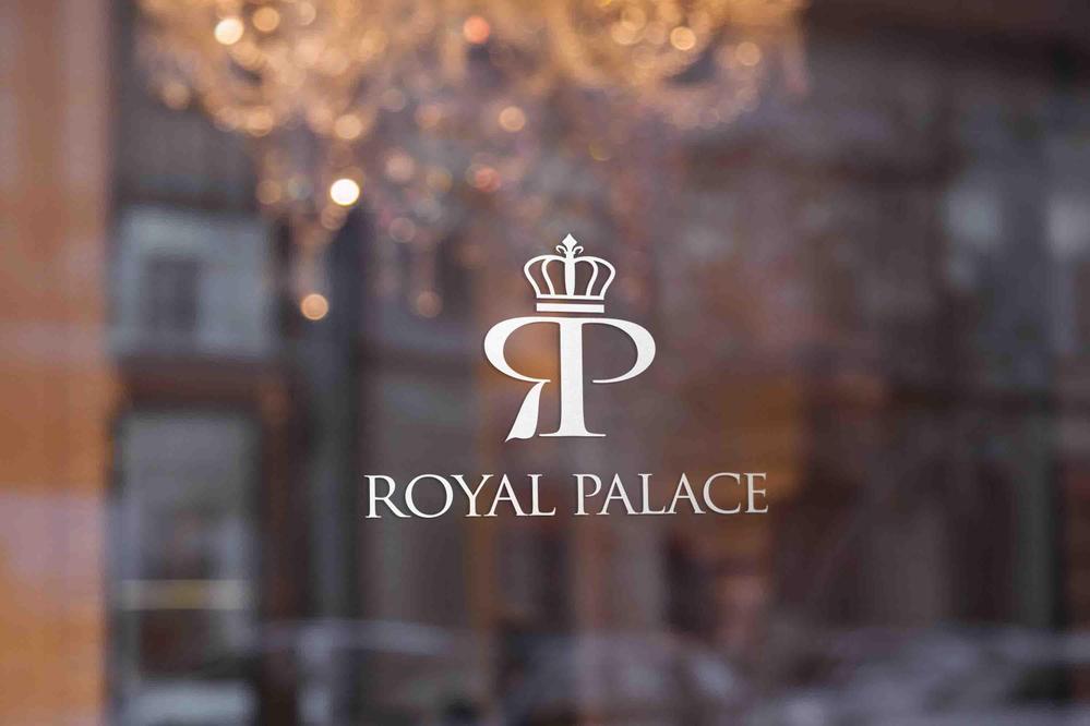 グローバル投資企業「ROYAL PALACE 上宮」 のロゴ