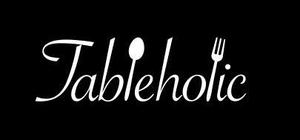 harukano 17 design (harukano5359)さんのテーブル・パーティーコーディネート　サイト　”Tableholic"　のロゴへの提案