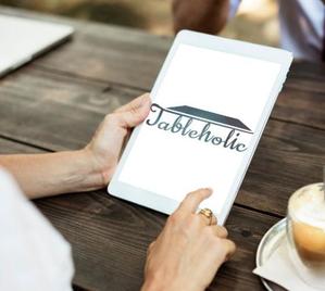 acve (acve)さんのテーブル・パーティーコーディネート　サイト　”Tableholic"　のロゴへの提案
