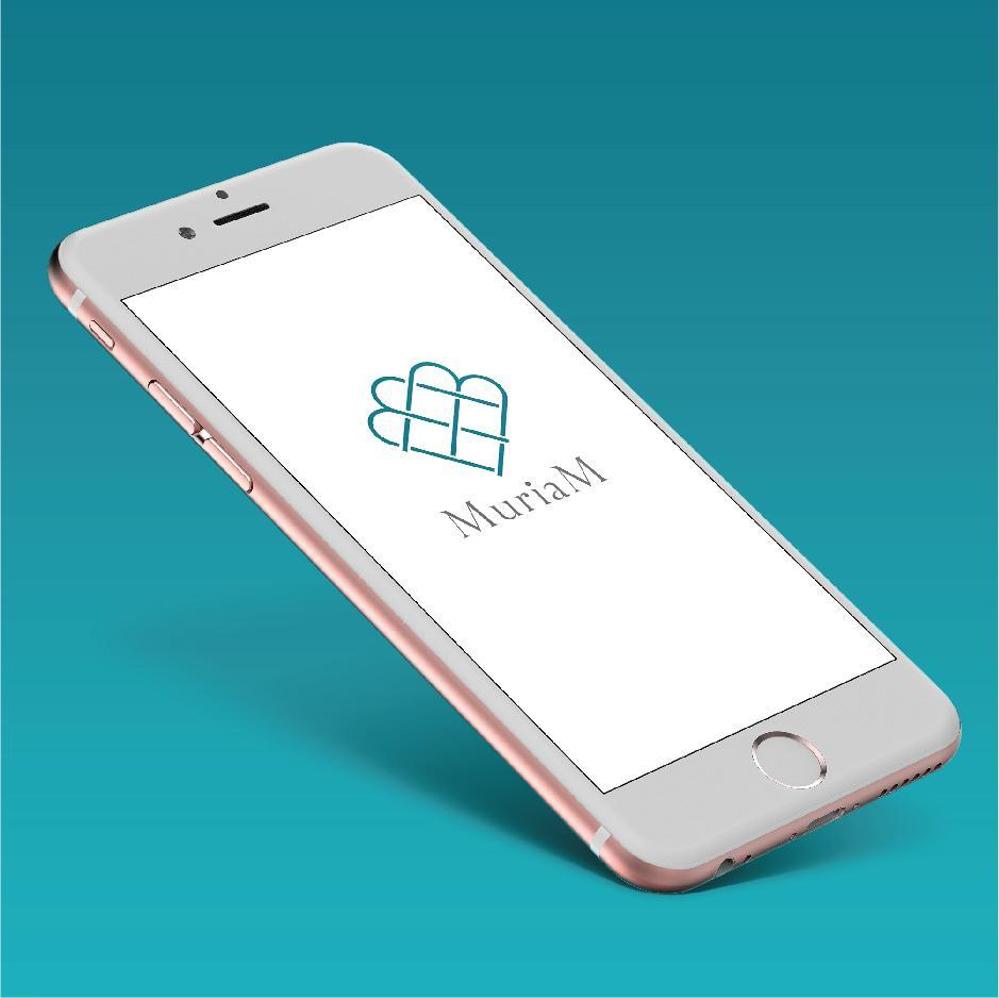 総合ビューティーサロン「MuriaM （ミュリアム）」のロゴ