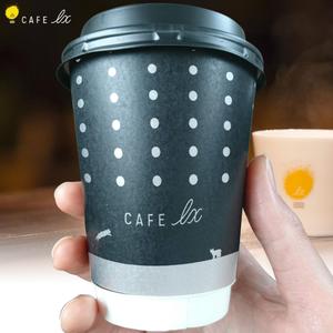 Big moon design (big-moon)さんの人気カフェのお持ち帰り用プラスチックコップ＆紙コップの全面デザインへの提案