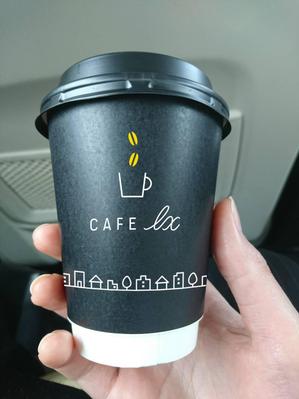 nan ()さんの人気カフェのお持ち帰り用プラスチックコップ＆紙コップの全面デザインへの提案