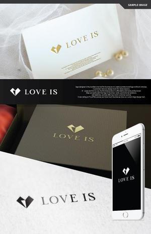 take5-design (take5-design)さんのダイヤモンドジュエリー会社「LOVE IS」のHPやリングケースなどに使用するロゴの作成をお願いしますへの提案