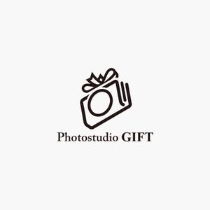 edesign213 (edesign213)さんのフォトスタジオ創設にともない「Photostudio GIFT」のロゴ制作の依頼への提案