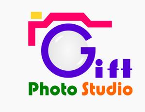 Smt (Cbt_Pkm)さんのフォトスタジオ創設にともない「Photostudio GIFT」のロゴ制作の依頼への提案