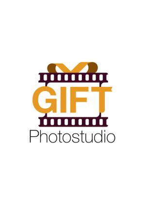 巴　孝介 (tme_903)さんのフォトスタジオ創設にともない「Photostudio GIFT」のロゴ制作の依頼への提案