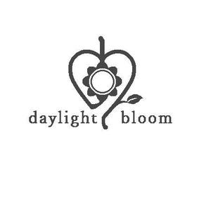 kokonoka (kokonoka99)さんのフラワーアレンジメントレッスンのスタジオロゴ「daylight bloom」のキャピタルロゴへの提案