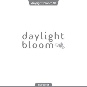 queuecat (queuecat)さんのフラワーアレンジメントレッスンのスタジオロゴ「daylight bloom」のキャピタルロゴへの提案