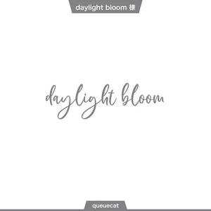 queuecat (queuecat)さんのフラワーアレンジメントレッスンのスタジオロゴ「daylight bloom」のキャピタルロゴへの提案