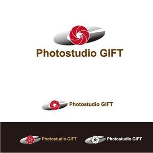 kora３ (kora3)さんのフォトスタジオ創設にともない「Photostudio GIFT」のロゴ制作の依頼への提案