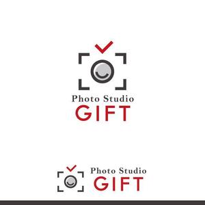 ふくみみデザイン (fuku33)さんのフォトスタジオ創設にともない「Photostudio GIFT」のロゴ制作の依頼への提案