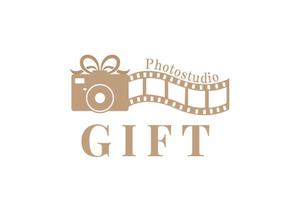 yuki (yvvy0115)さんのフォトスタジオ創設にともない「Photostudio GIFT」のロゴ制作の依頼への提案