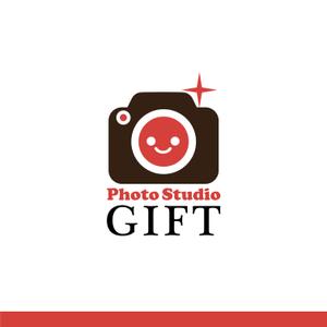 FRUITS LABO (FRUITSLABO2)さんのフォトスタジオ創設にともない「Photostudio GIFT」のロゴ制作の依頼への提案