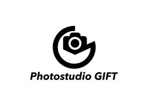 リオングラフィカ (shibazakura)さんのフォトスタジオ創設にともない「Photostudio GIFT」のロゴ制作の依頼への提案