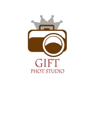 macky-saさんのフォトスタジオ創設にともない「Photostudio GIFT」のロゴ制作の依頼への提案