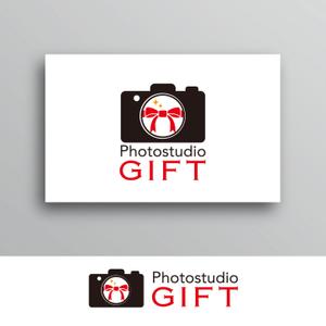 White-design (White-design)さんのフォトスタジオ創設にともない「Photostudio GIFT」のロゴ制作の依頼への提案