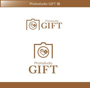 FISHERMAN (FISHERMAN)さんのフォトスタジオ創設にともない「Photostudio GIFT」のロゴ制作の依頼への提案