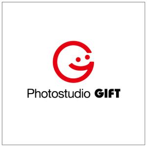 田中秀治 (funky877)さんのフォトスタジオ創設にともない「Photostudio GIFT」のロゴ制作の依頼への提案