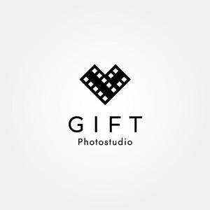 tanaka10 (tanaka10)さんのフォトスタジオ創設にともない「Photostudio GIFT」のロゴ制作の依頼への提案