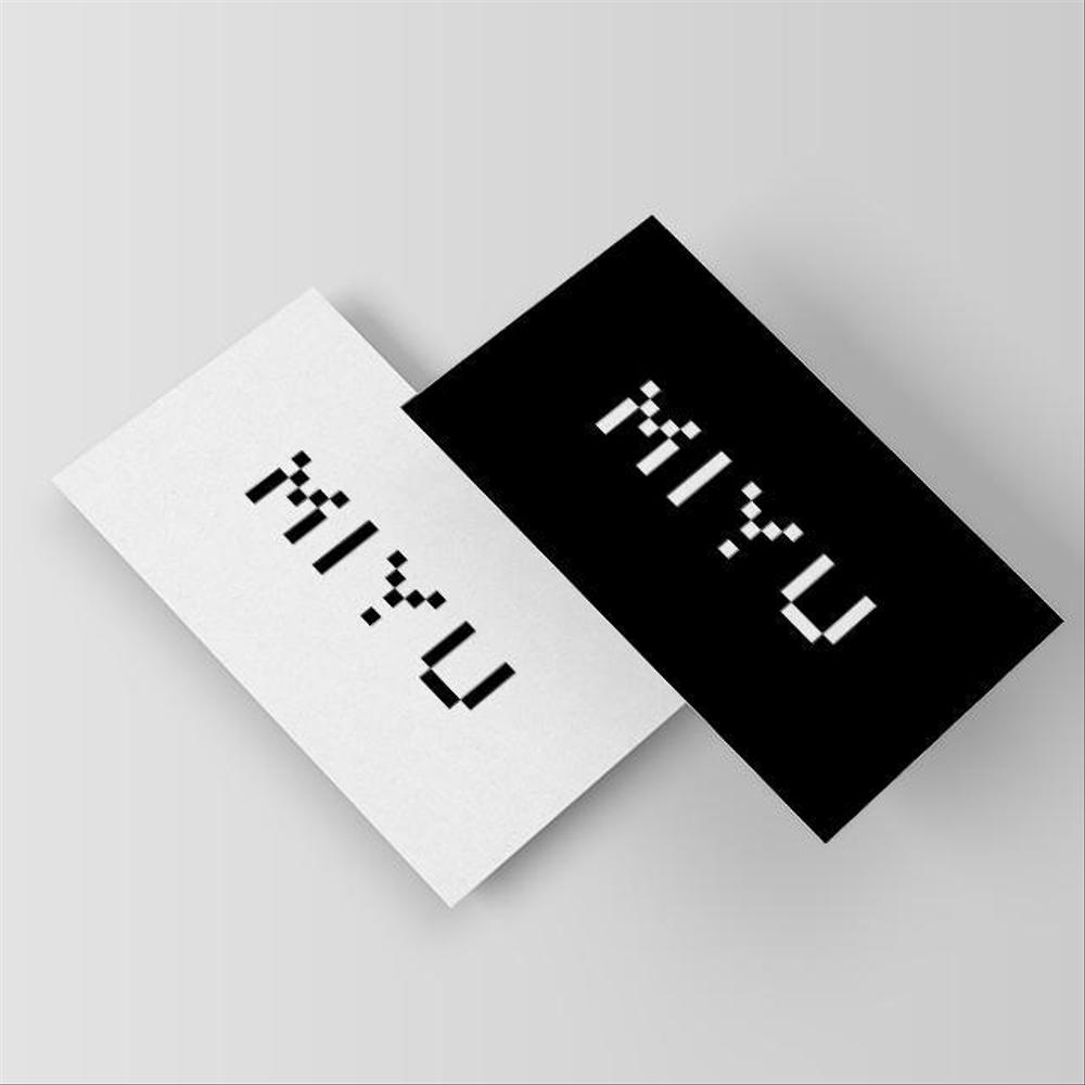 キューブウレタンを使用したインテリア「MIYU」シリーズのブランドロゴ