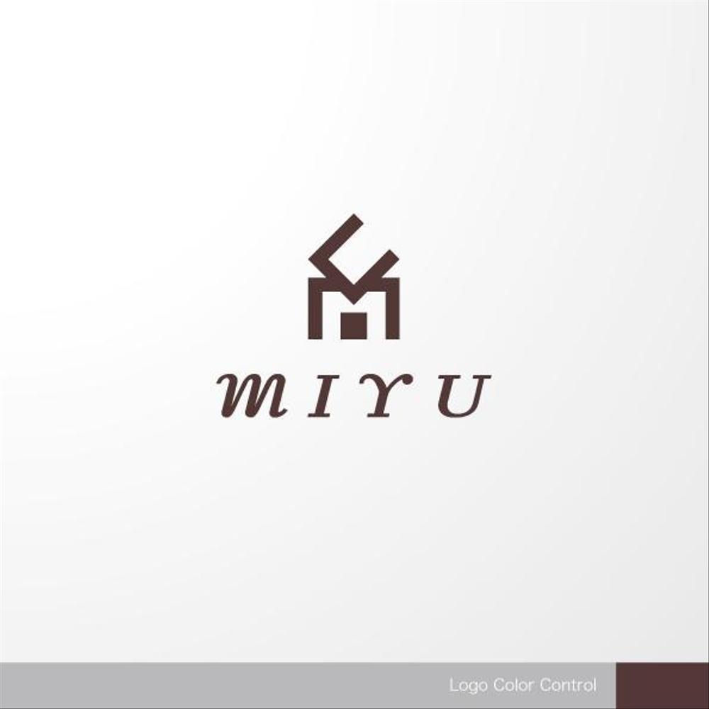 キューブウレタンを使用したインテリア「MIYU」シリーズのブランドロゴ