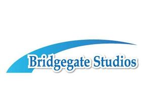 さんの「Bridgegate Studios」のロゴ作成への提案